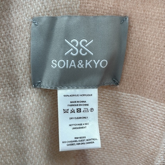 Soia & Kyo Acrylic Dusty Pink/Cream Colorblock Shawl Cardigan w/Fringe Wrap O/S - Picture 3 of 5